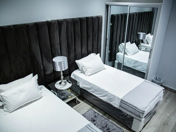 3 Bedroom Flat & Apartment