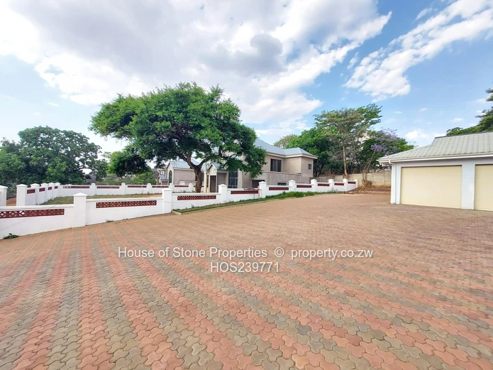 Helensvale Cluster Development for sale Borrowdale Brooke Drive