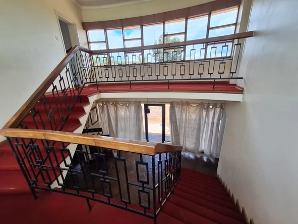 5 Bedroom House