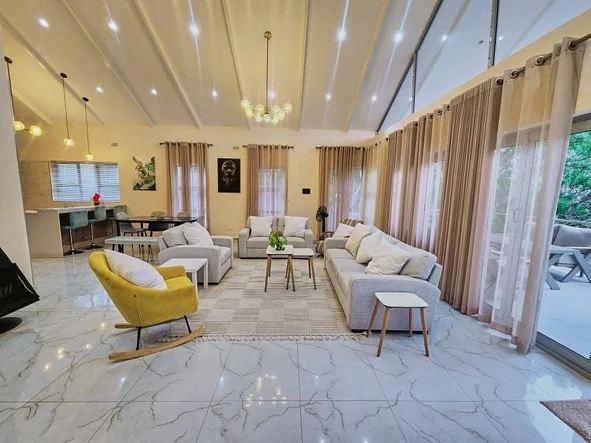 3 Bedroom Flat & Apartment