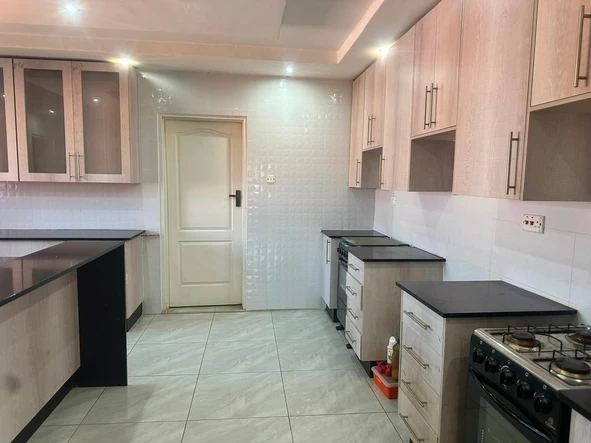 5 Bedroom House