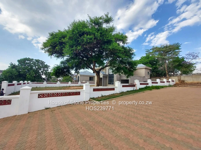 Helensvale Cluster Development for sale Borrowdale Brooke Drive
