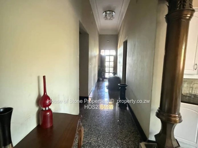 Hogerty Hill: Grand 8-Bed Mansion with Pool