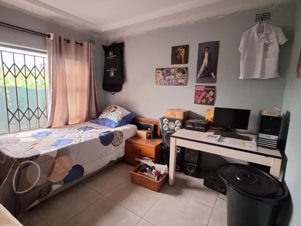5 Bedroom House