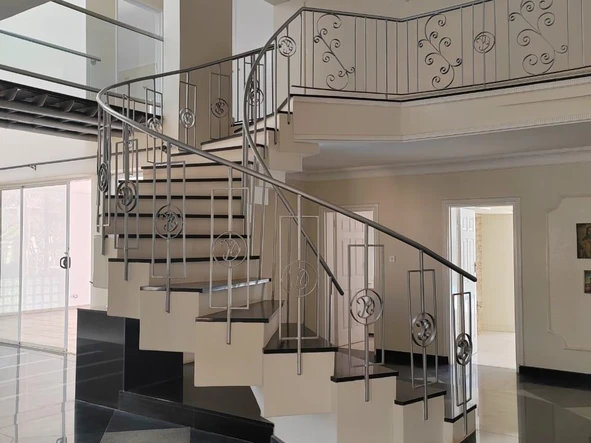 6 Bedroom House