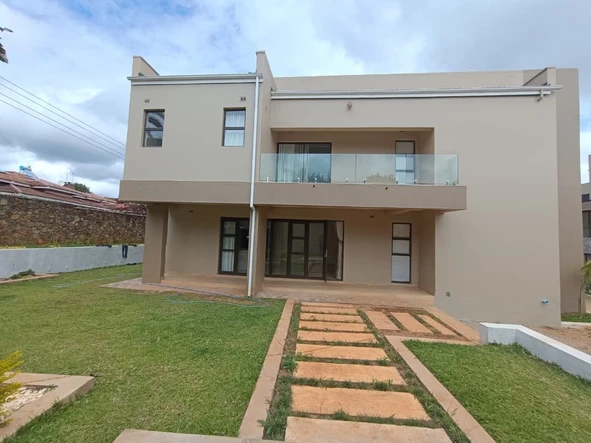 5 Bedroom Flat & Apartment