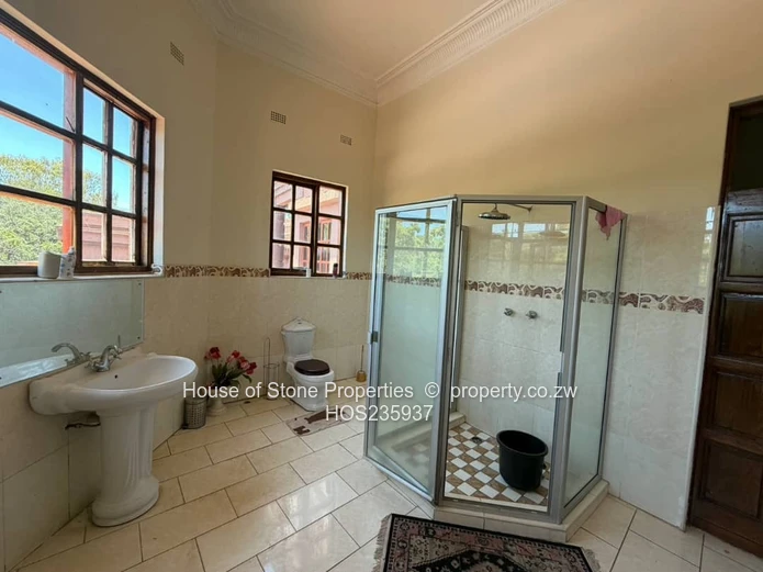 Hogerty Hill: Grand 8-Bed Mansion with Pool