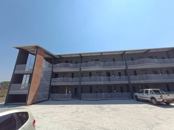 2 Bedroom Flat & Apartment