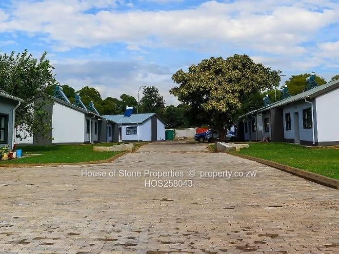 Modern, Secure and Stylish 2 bed and 3 bed homes in Amberwood Gardens
