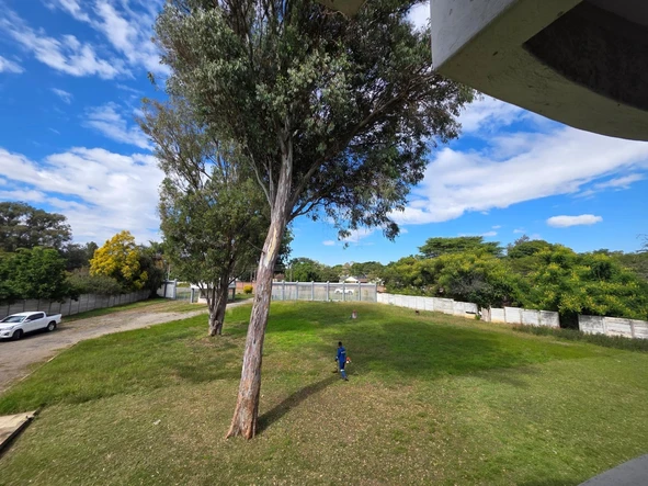 5 Bedroom Flat & Apartment