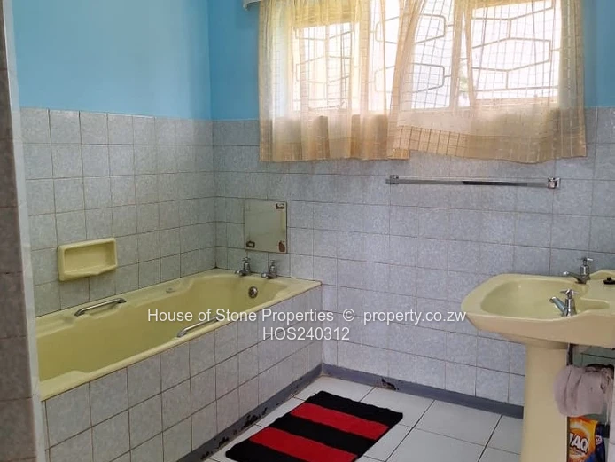 Cold Comfort 5-bedroom double-storey house (Sole Mandate)