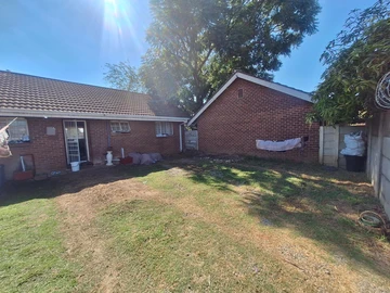 2 Bedroom Garden Flat