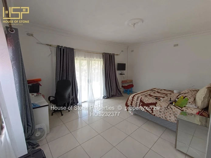 5 Bedroomed House In Pomona For Sale