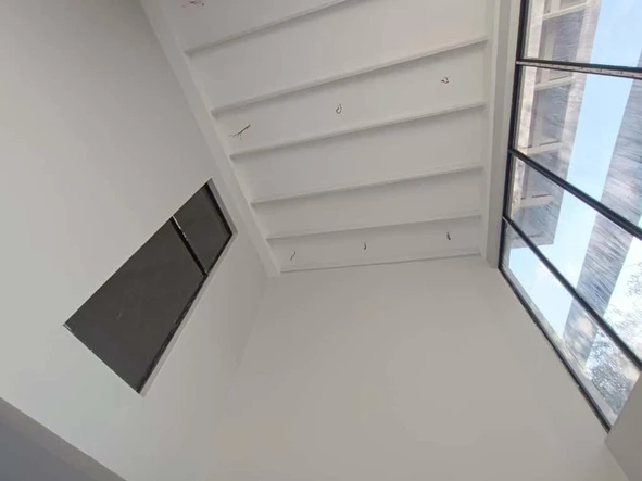 4 Bedroom Flat & Apartment