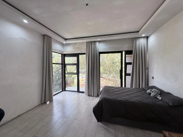 8 Bedroom House