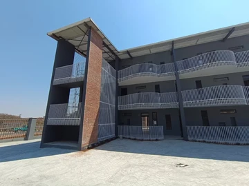 2 Bedroom Flat & Apartment