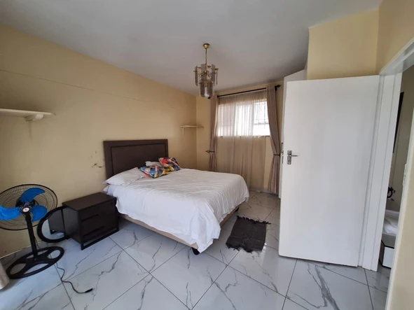 2 Bedroom Flat & Apartment