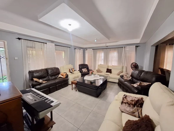 5 Bedroom House