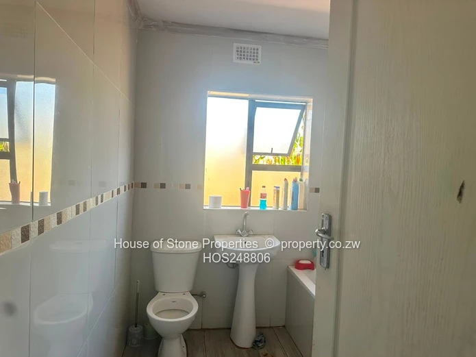 Spacious 5-Bedroom Family Home to Rent in Mt Pleasant Heights