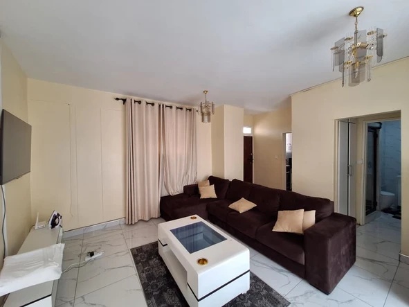 2 Bedroom Flat & Apartment