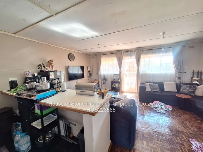 Charming Garden Flat in Meyrick Park: Modern Living Awaits!