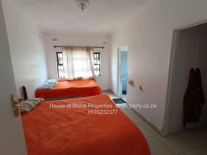 5 Bedroomed House In Pomona For Sale