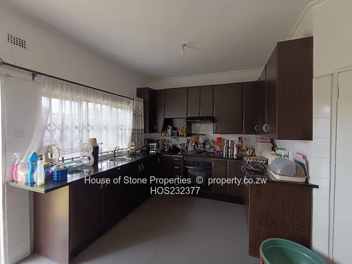 5 Bedroomed House In Pomona For Sale