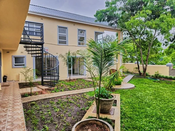 3 Bedroom Flat & Apartment