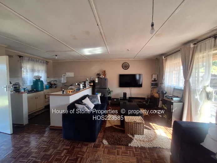 Charming Garden Flat in Meyrick Park: Modern Living Awaits!