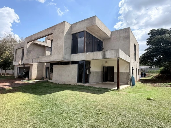 8 Bedroom House