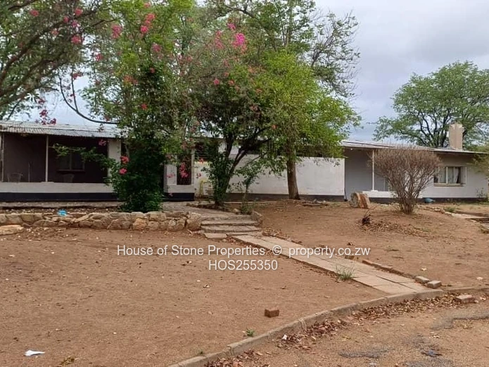  Fully Functional Beitbridge Service Station for Sale