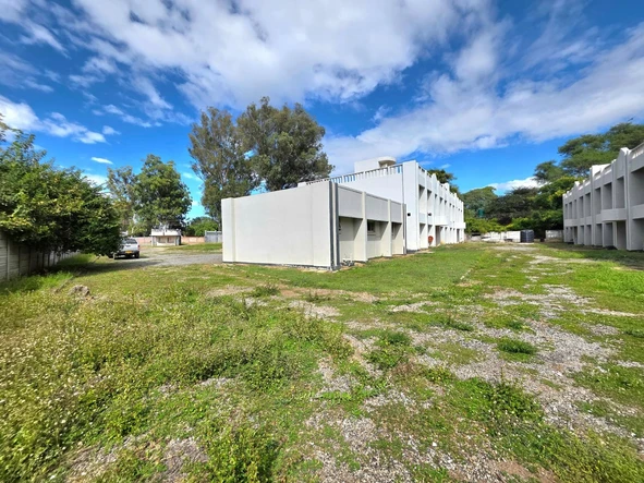 5 Bedroom Flat & Apartment